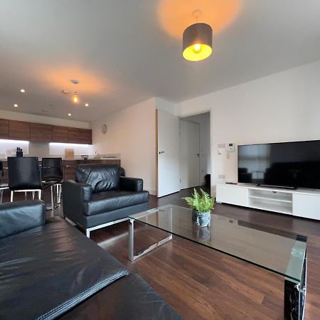 Modern 2Br 2Ba Apt Wparking Sleeps 6 Comfortably London Eksteriør billede