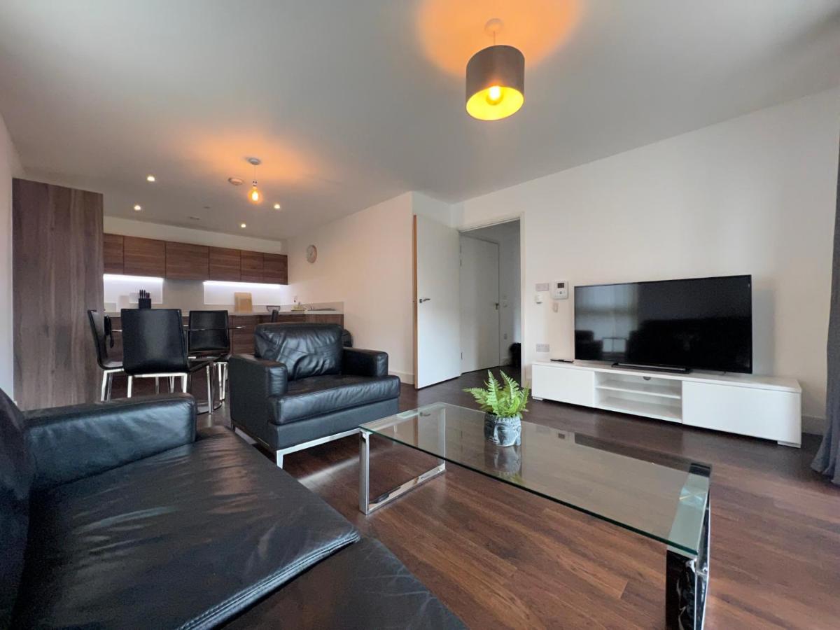 Modern 2Br 2Ba Apt Wparking Sleeps 6 Comfortably London Eksteriør billede