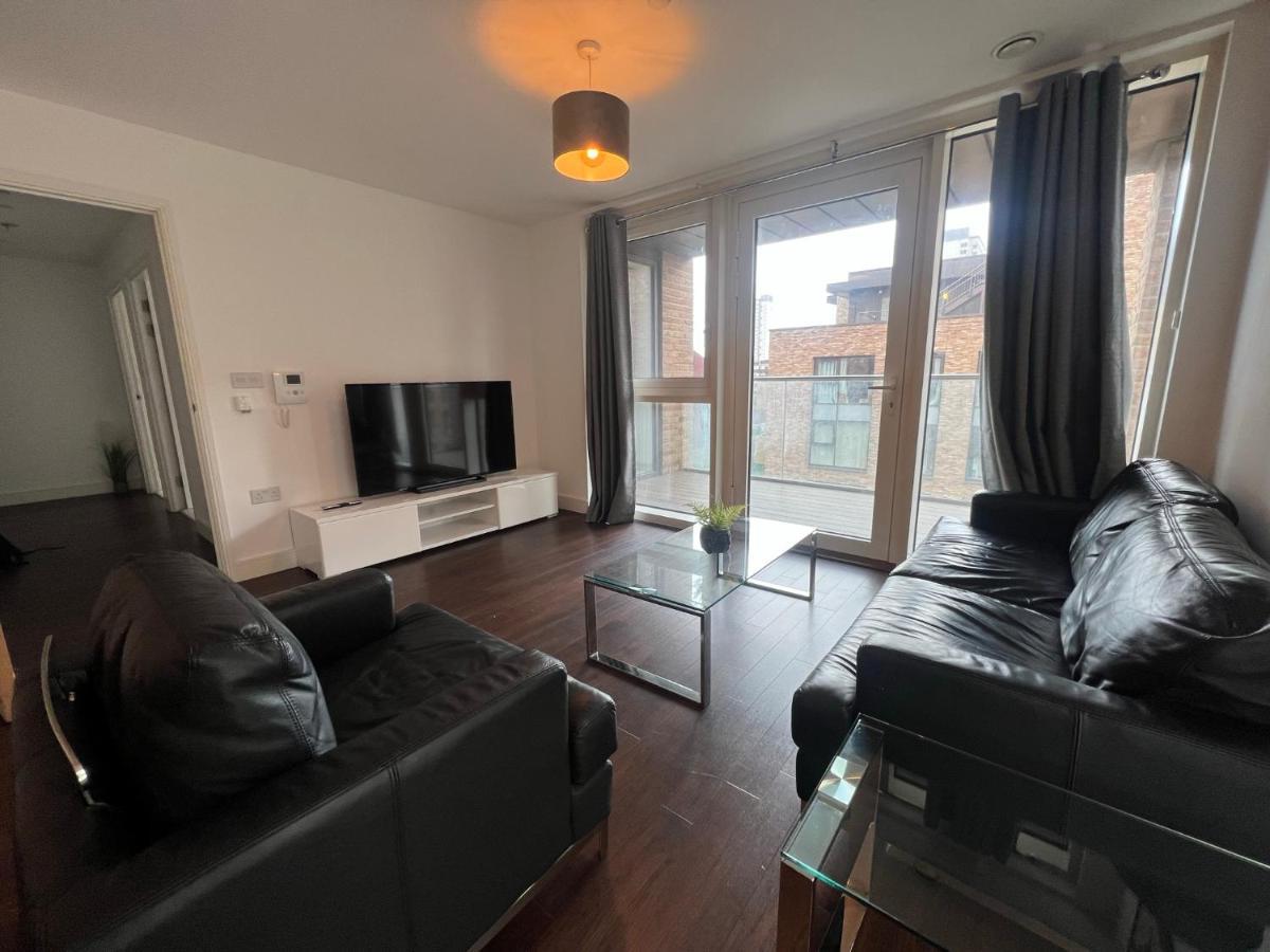 Modern 2Br 2Ba Apt Wparking Sleeps 6 Comfortably London Eksteriør billede