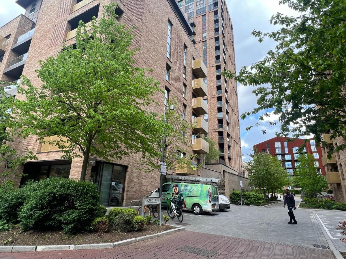 Modern 2Br 2Ba Apt Wparking Sleeps 6 Comfortably London Eksteriør billede